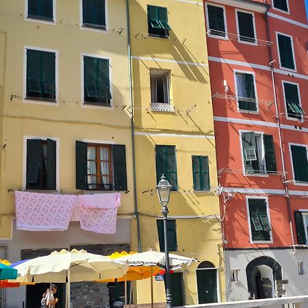 Casa Del Vicolo: Central 2BR Apartment with Easy Excursion Access La Spezia Exterior photo