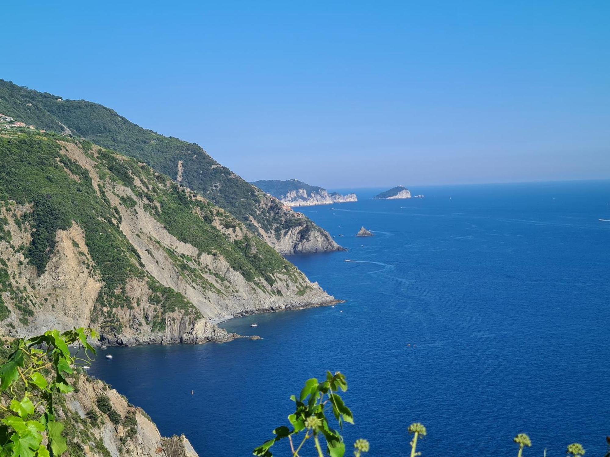 Casa Del Vicolo: Central 2BR Apartment with Easy Excursion Access La Spezia Exterior photo