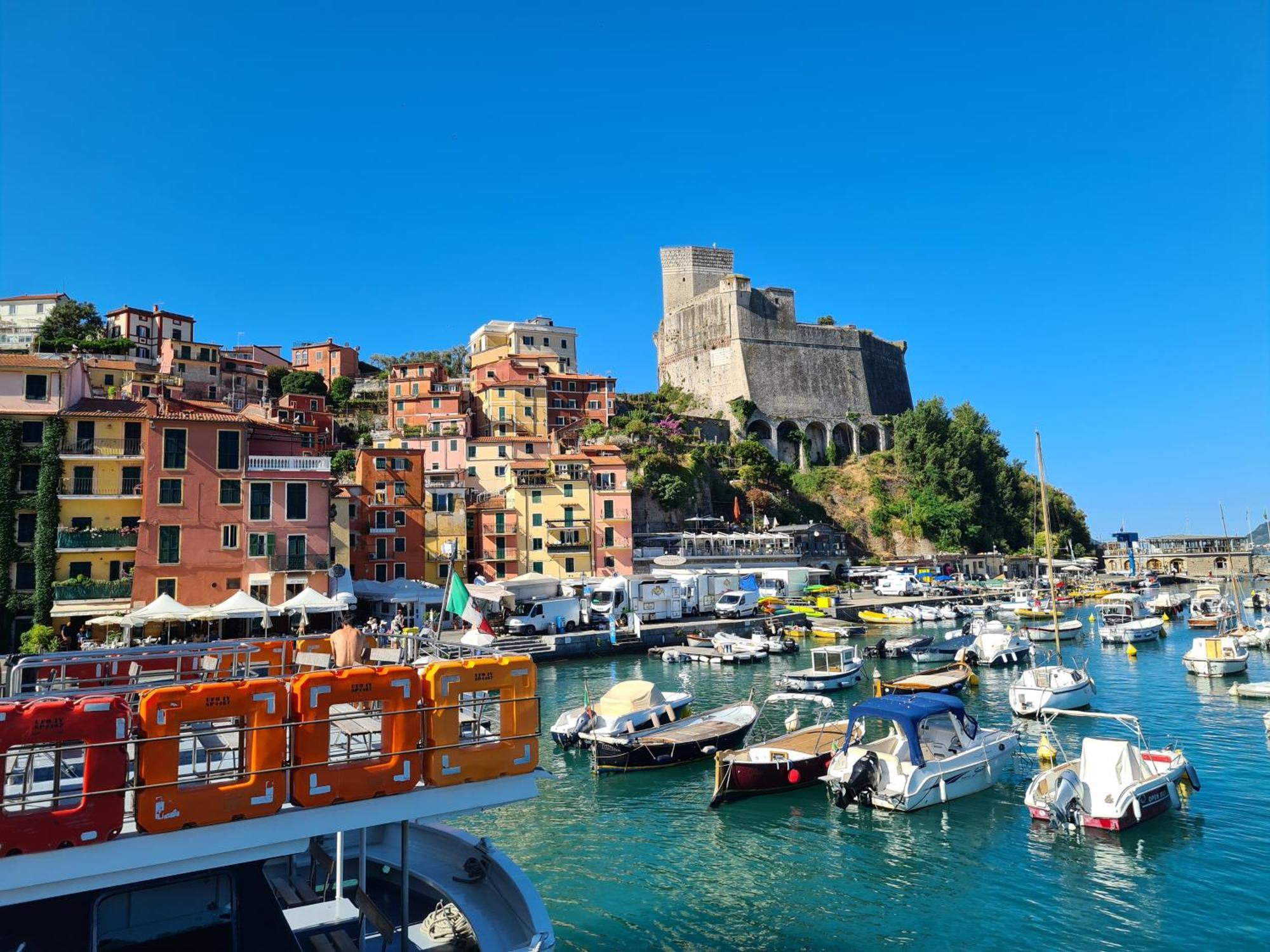 Casa Del Vicolo: Central 2BR Apartment with Easy Excursion Access La Spezia Exterior photo